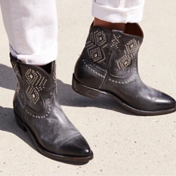 Frye Billy Stud Short Black Leather Boots Size 9 - Picture 16 of 17